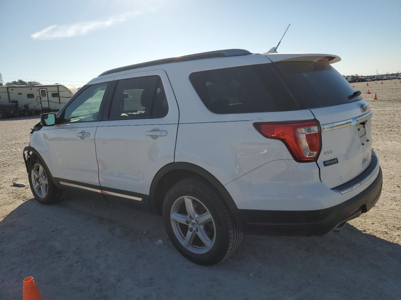 2018 Ford Explorer Xlt vin: 1FM5K7DH3JGB64131