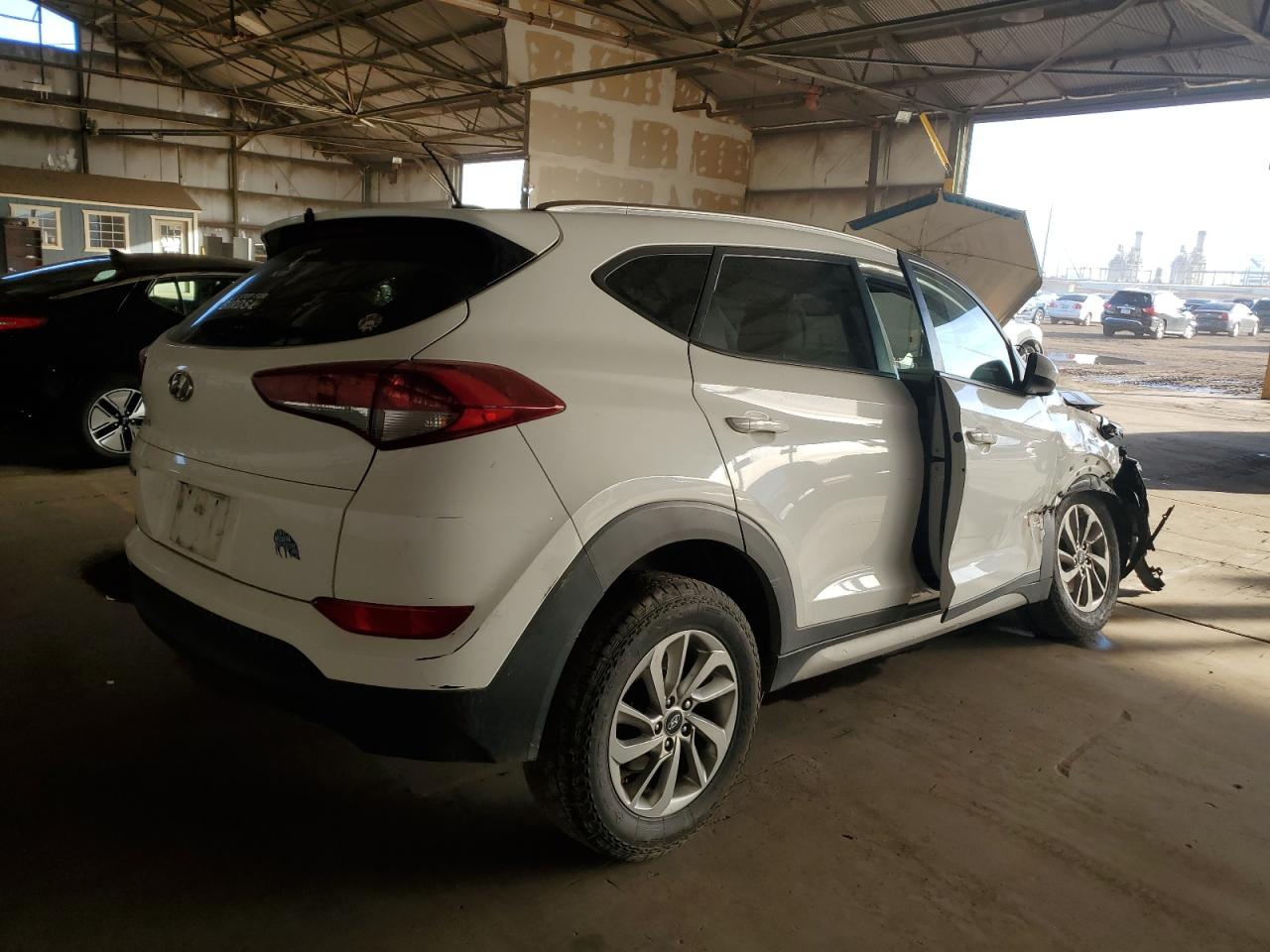 KM8J33A45HU563687 2017 Hyundai Tucson Limited