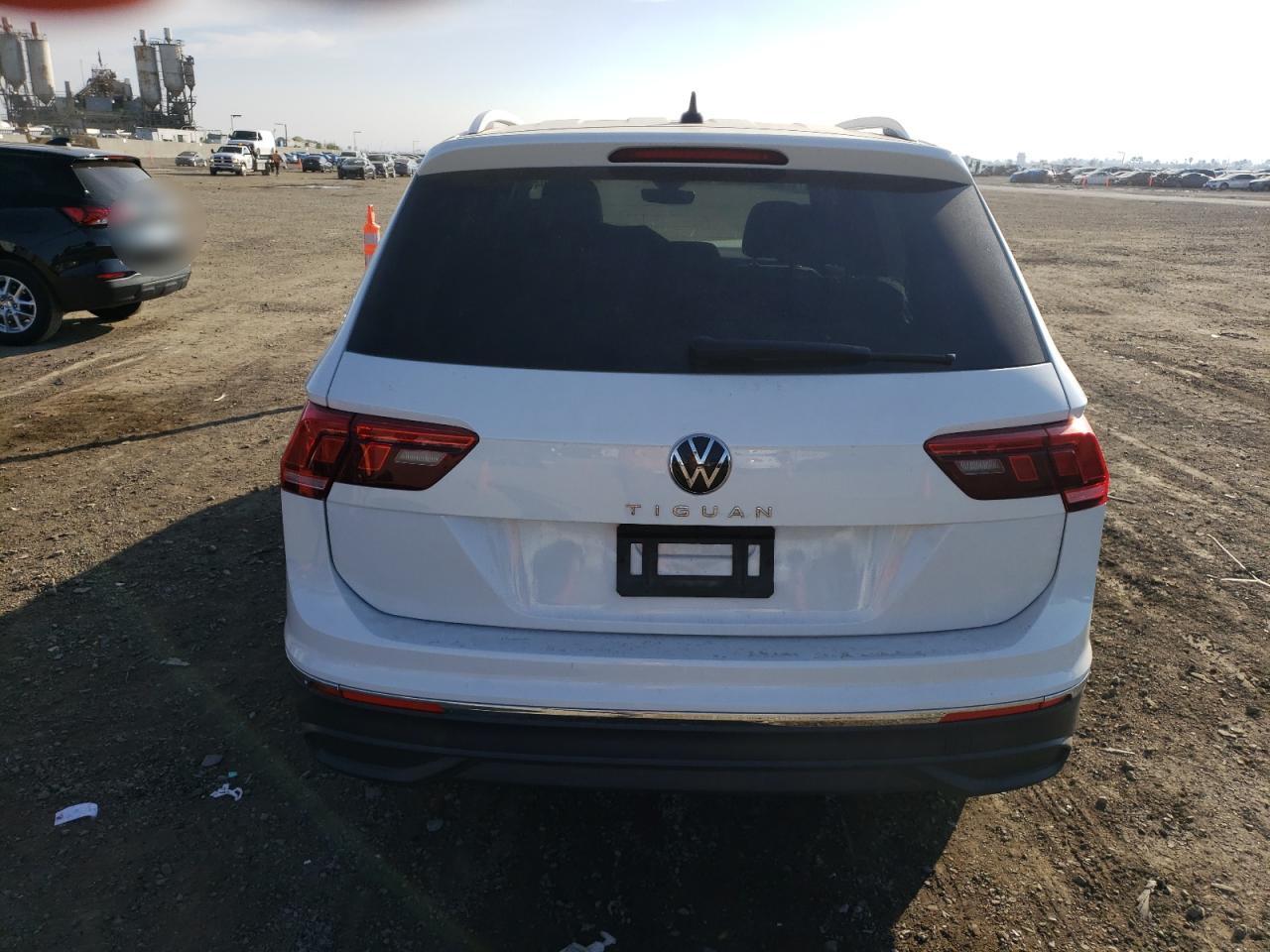 3VVMB7AX4PM010412 2023 Volkswagen Tiguan Se