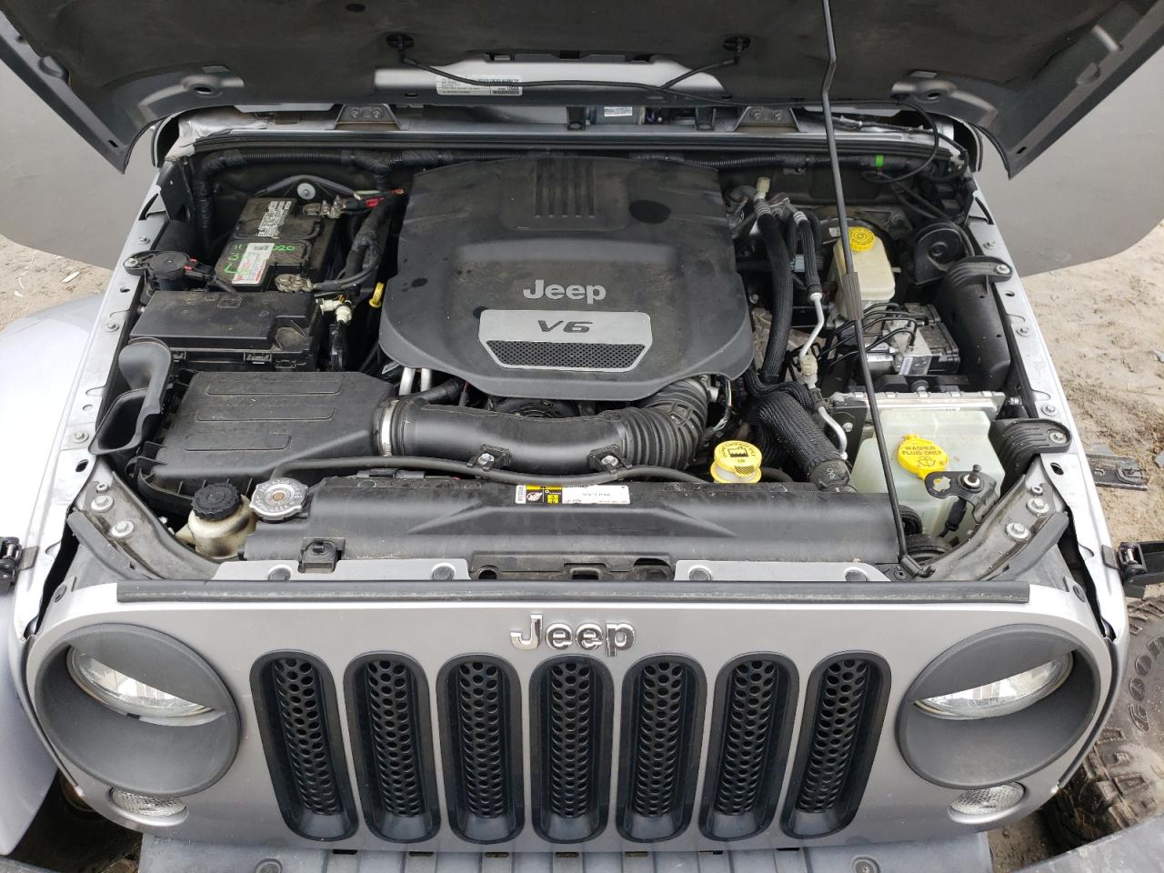 1C4BJWEG7FL749660 2015 Jeep Wrangler Unlimited Sahara