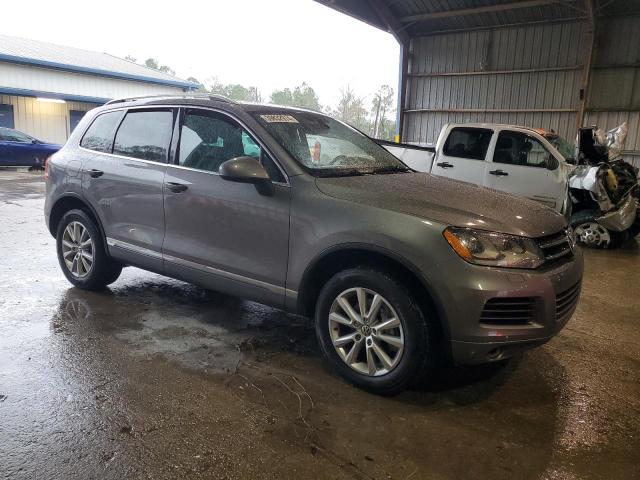 2014 Volkswagen Touareg V6 Tdi VIN: WVGEP9BP4ED013880 Lot: 39832974