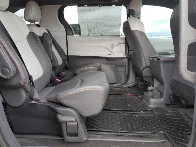 2022 TOYOTA SIENNA XSE - 5TDXSKFC0NS052710