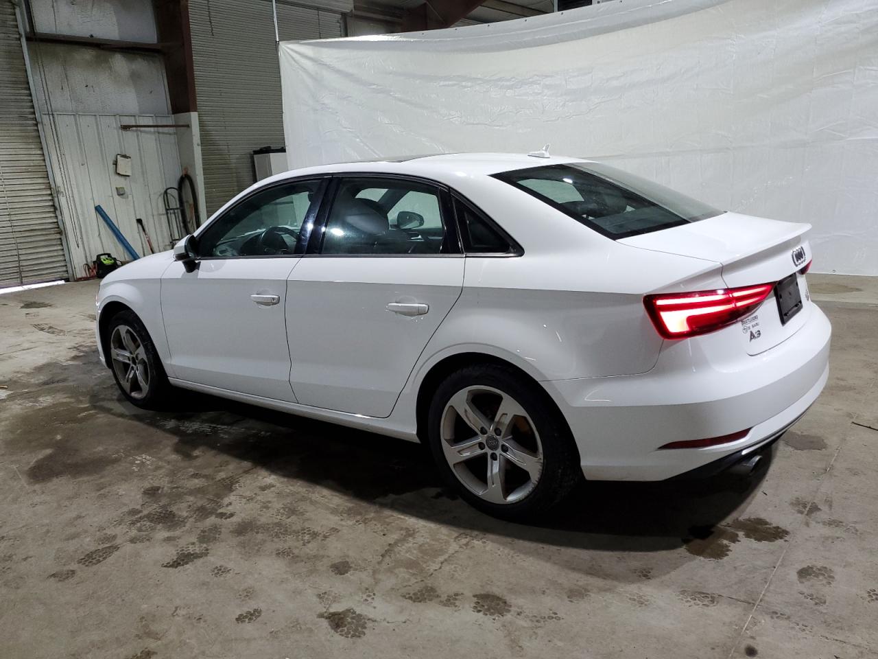 WAUB8GFF2J1015825 2018 Audi A3 Premium