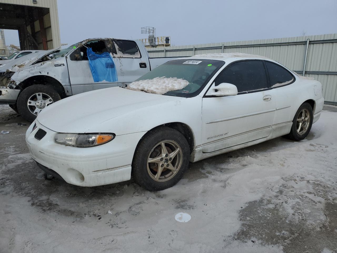 1g2wp12k5yf272244 1G2WP12K5YF272244 2000 Pontiac Grand Prix Gt