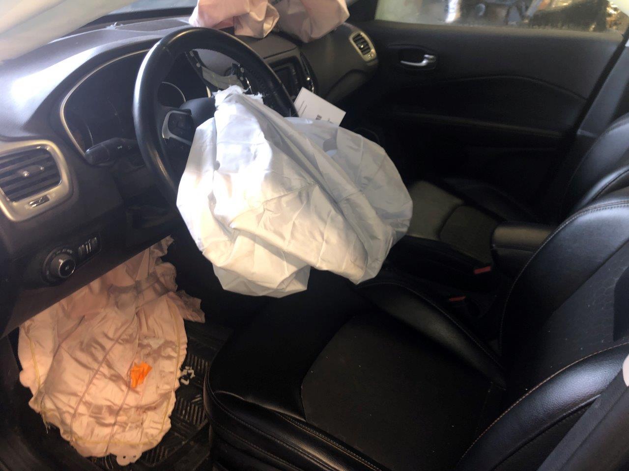 3C4NJDBBXJT145608 2018 Jeep Compass Latitude