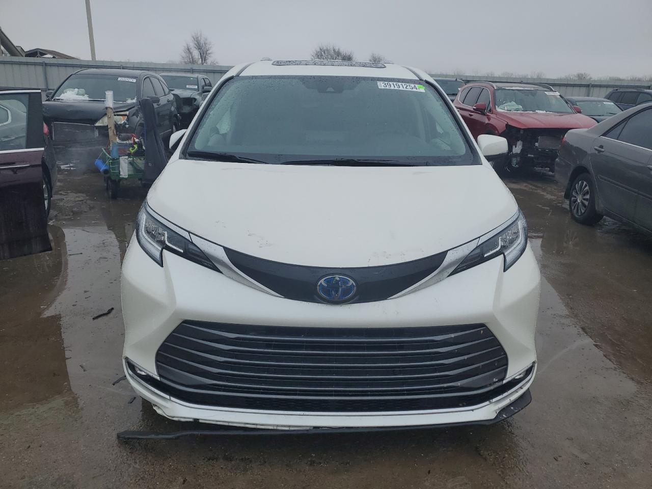 Lot #3302766464 2021 TOYOTA SIENNA LIMITED