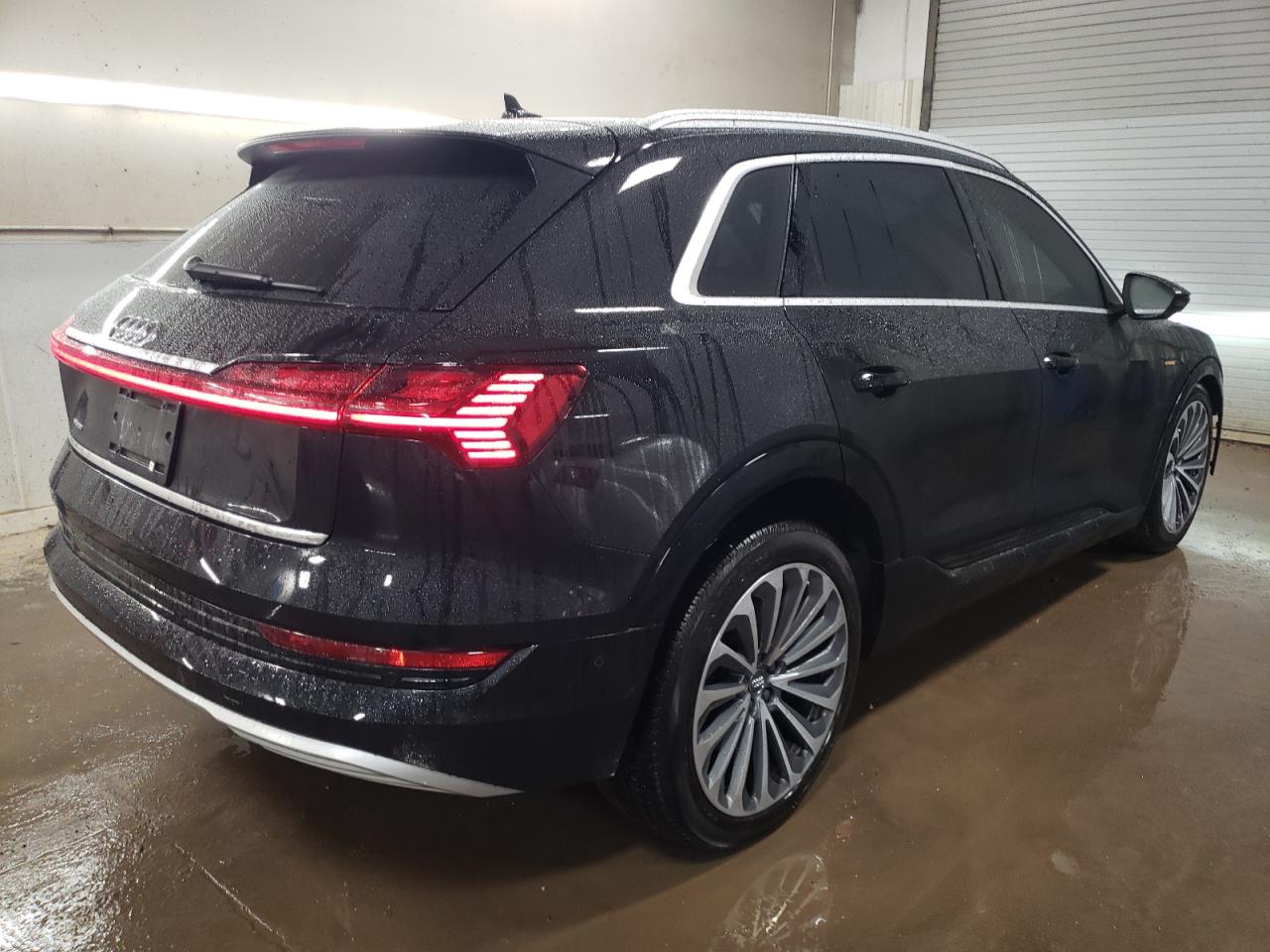 WA1VABGE7KB020540 Audi e-tron 2019. Фото: 2