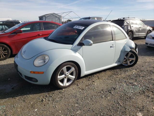 2010 Volkswagen New Beetle 