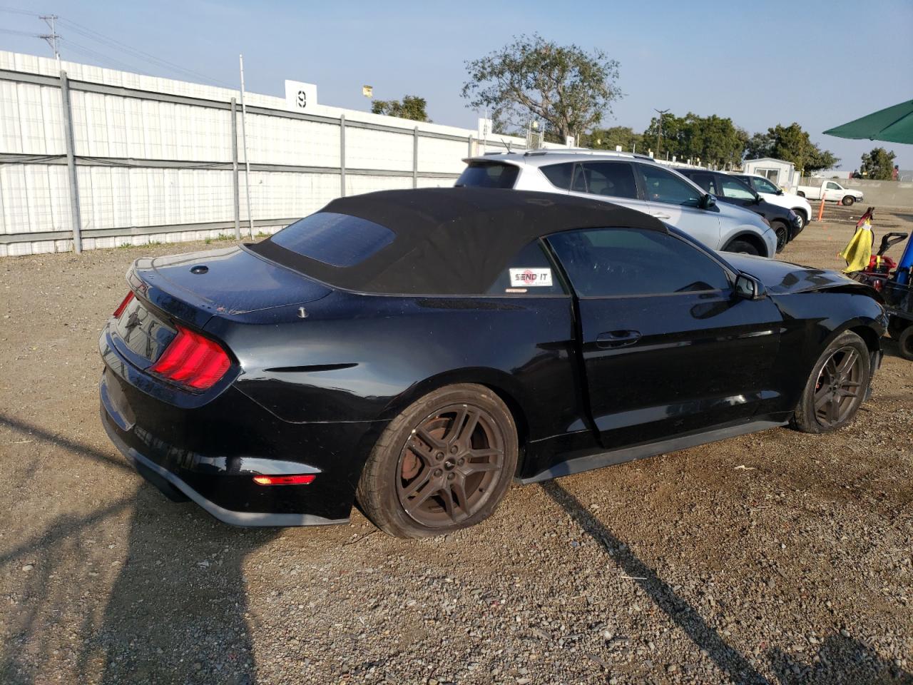 1FATP8UH6J5177444 2018 Ford Mustang