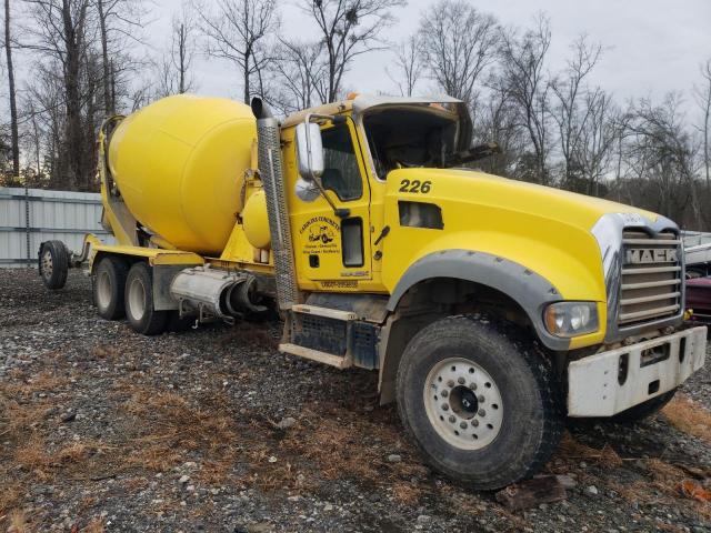 Lot #2404664143 2018 MACK 700 GU700 salvage car