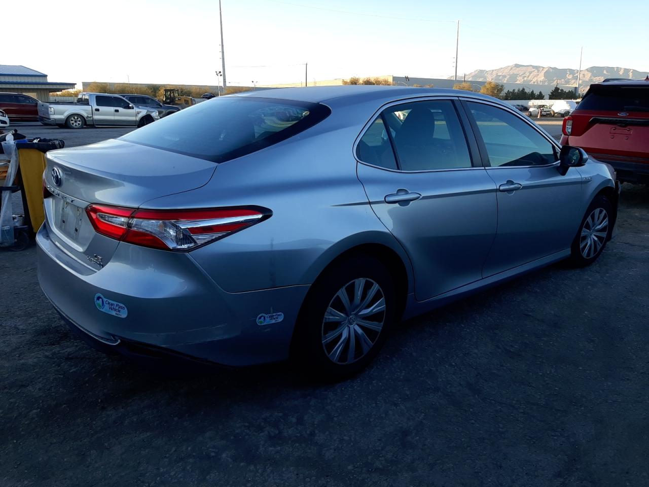 2018 Toyota Camry Le vin: 4T1B31HK9JU502796