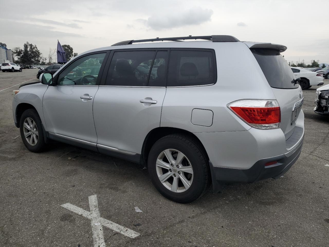 5TDBK3EH5DS211572 2013 Toyota Highlander Base 5TDBK3EH5DS211572 2013 Toyota Highlander Base