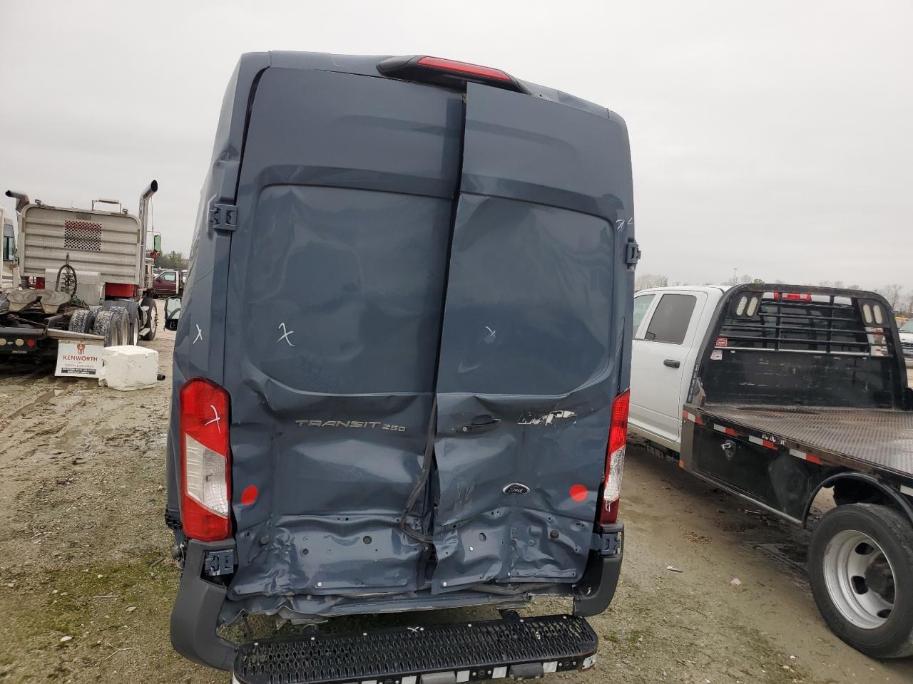 VIN: 1FTBR3X86MKA46017 2021 FORD TRANSIT