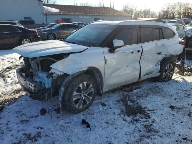 VIN 5TDGZRBH2NS576639 2022 Toyota Highlander, Xle no.1