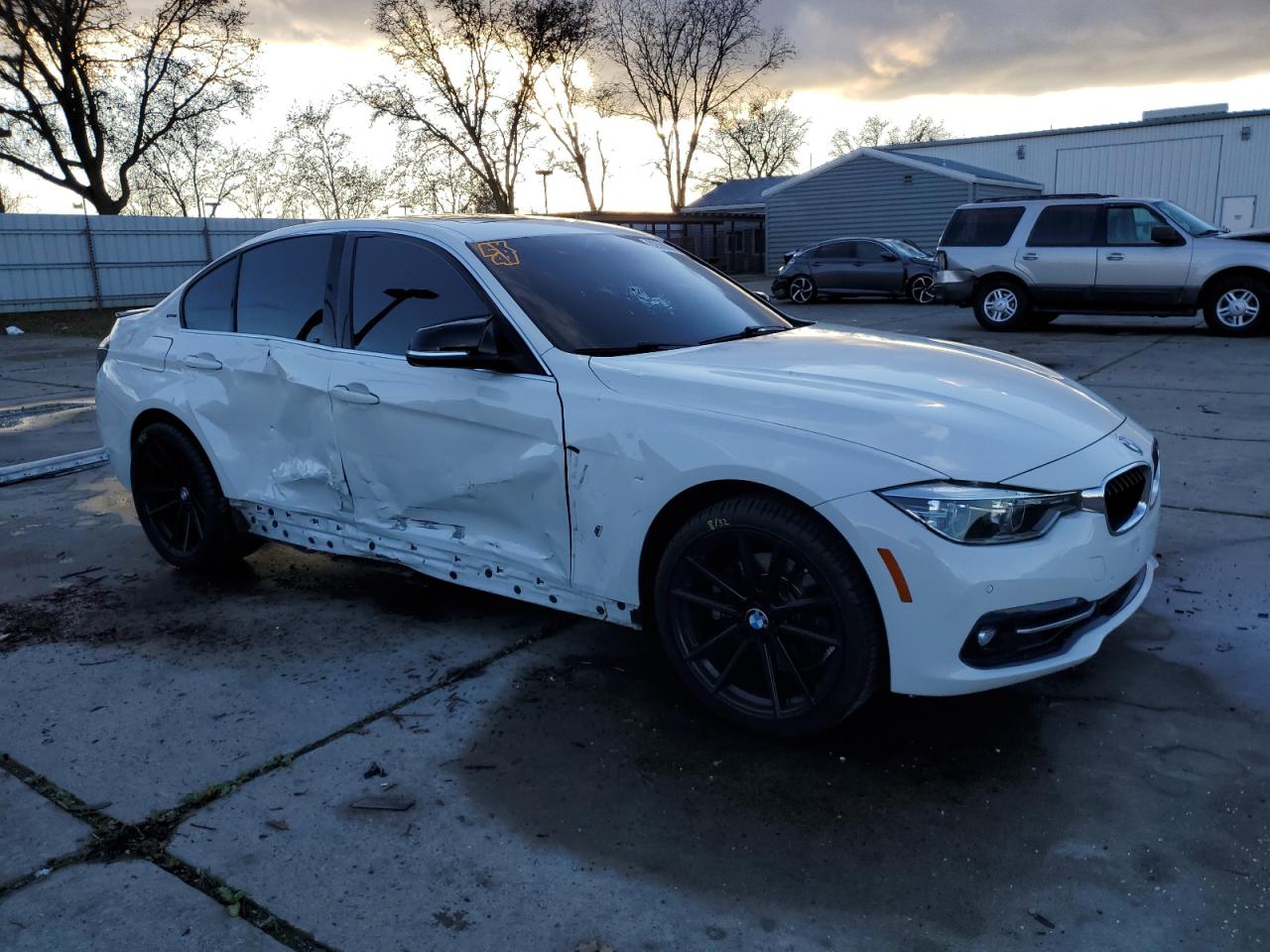 WBA8E1C37HA158810 BMW 3 Series 2017. Фото: 3