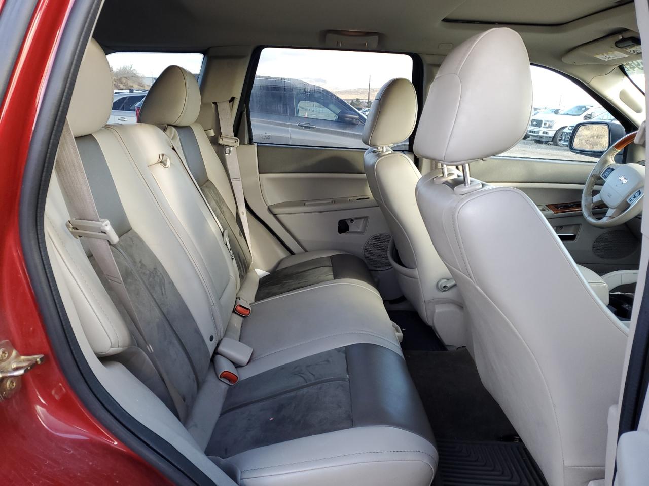 1J8HR68276C167750 2006 Jeep Grand Cherokee Overland