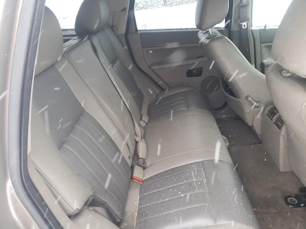 1J8HR48N95C645910 2005 Jeep Grand Cherokee Laredo