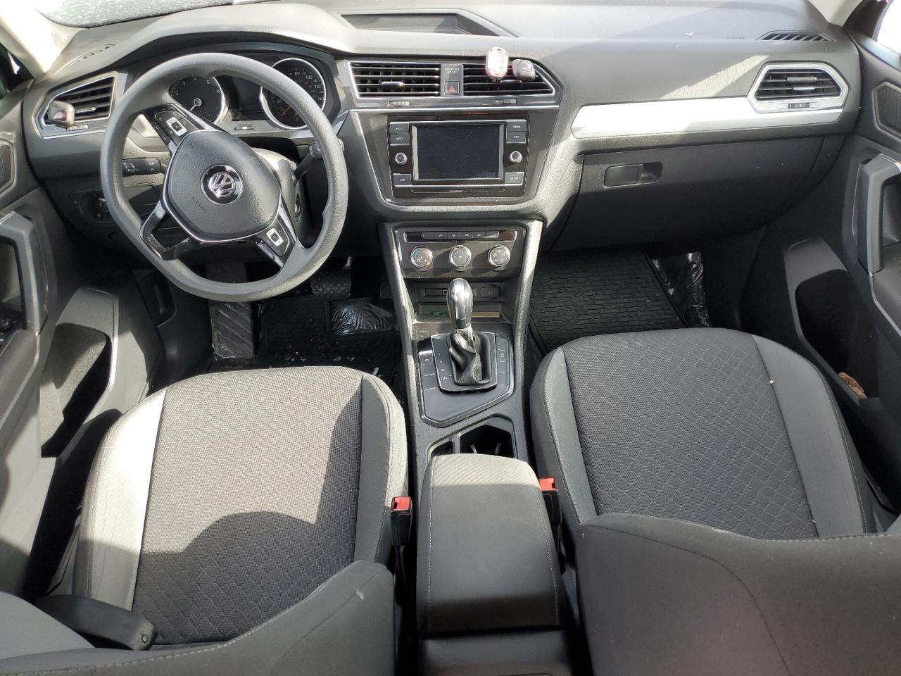 3VV1B7AX2KM068451 2019 Volkswagen Tiguan S