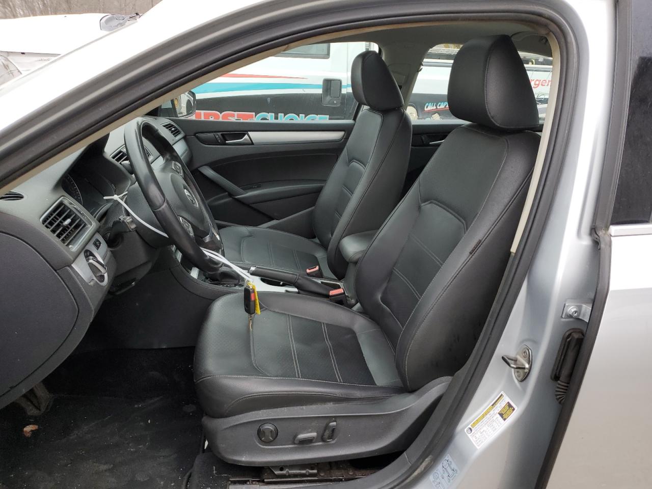 1VWBP7A32DC001853 2013 Volkswagen Passat Se