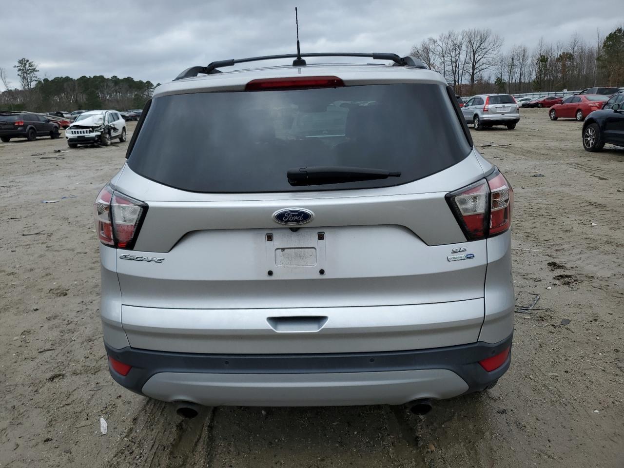 VIN: 1FMCU9GD3HUA35629 2017 FORD ESCAPE