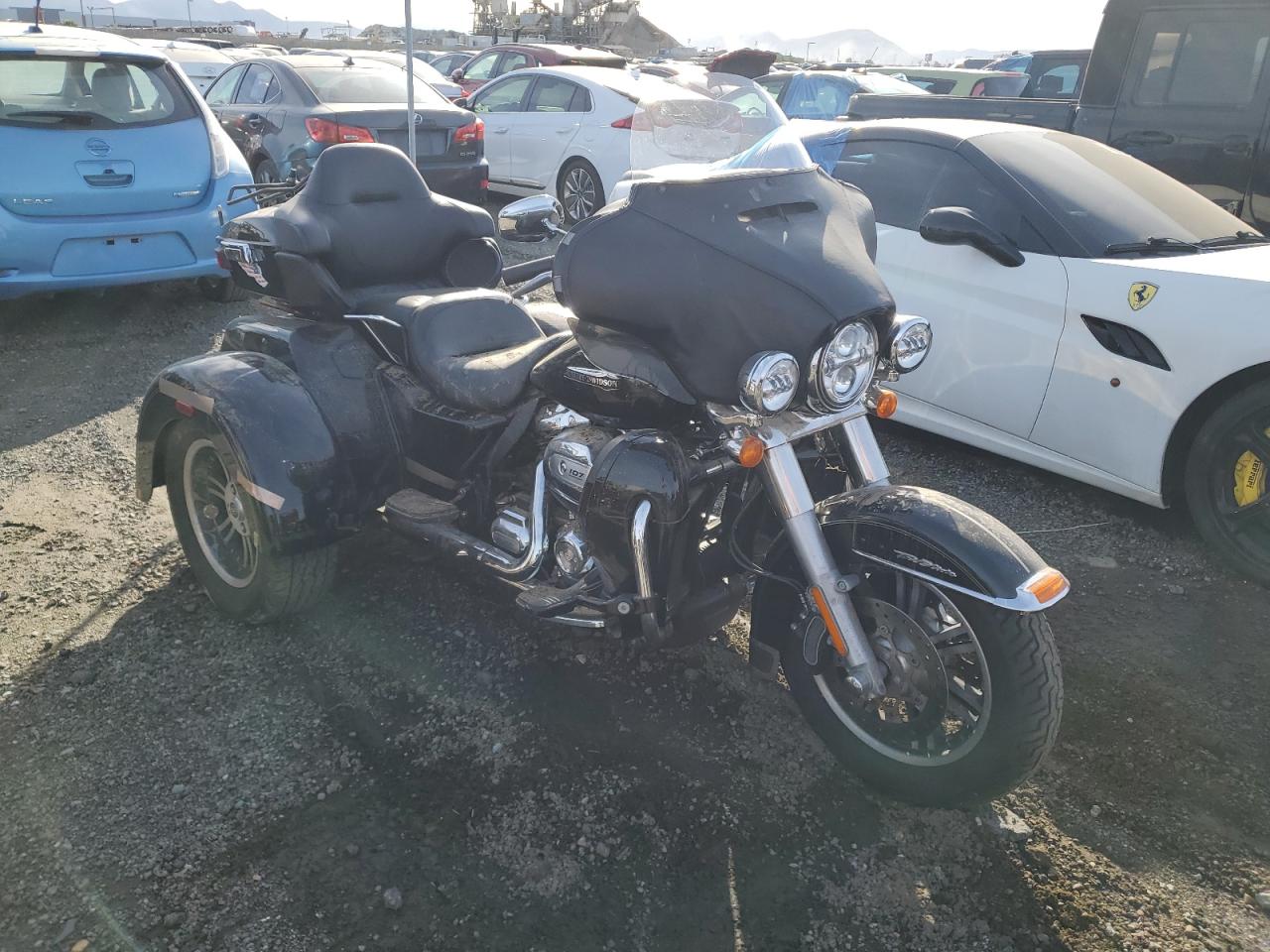 1HD1MAD35HB853057 HARLEY-DAVIDSON FLHTCUTG T 2017