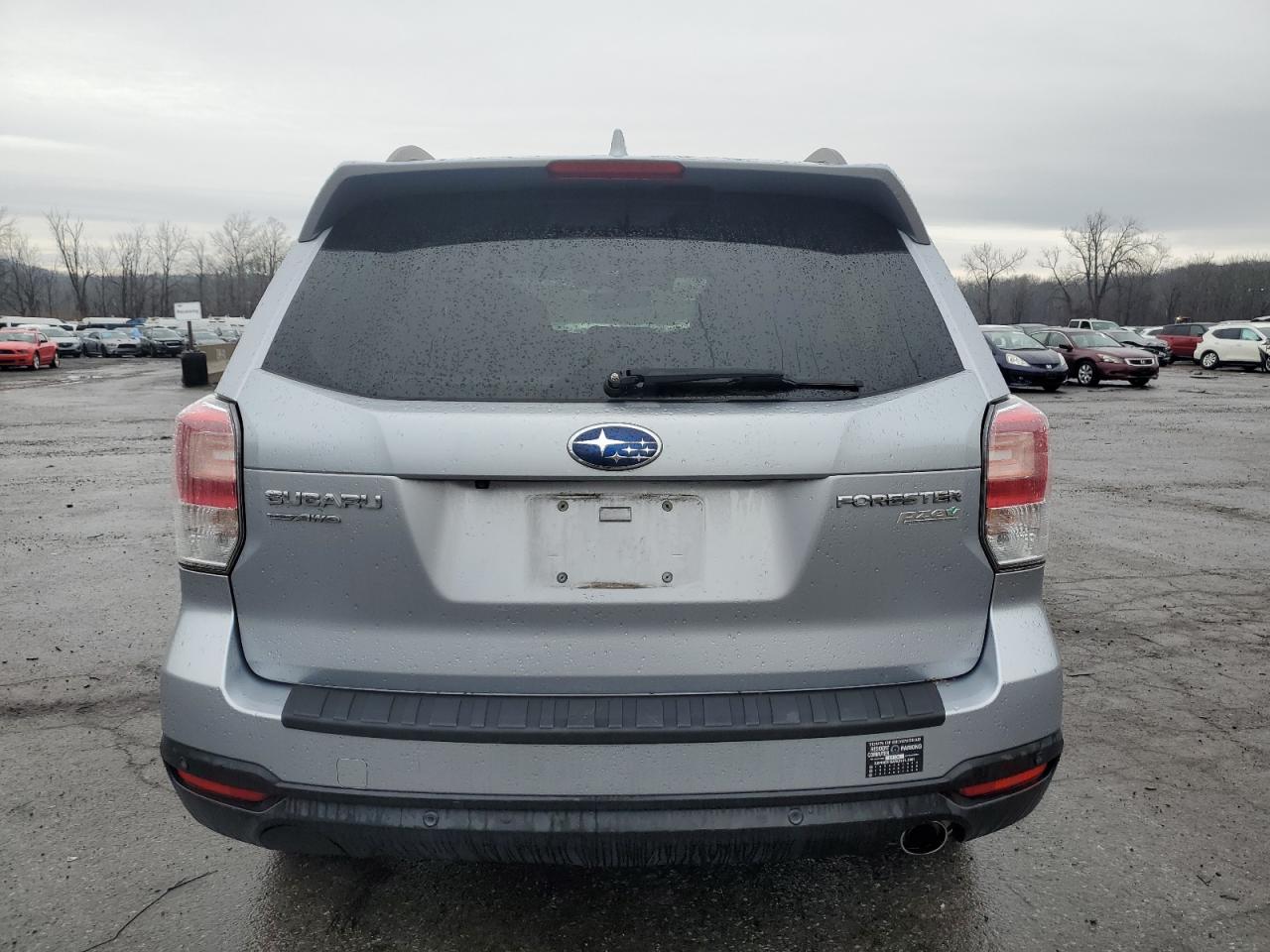 Lot #2447811130 2017 SUBARU FORESTER 2