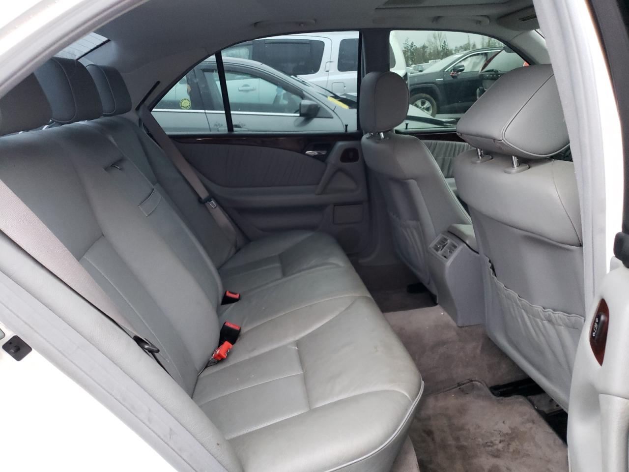 WDBJF65H6XA932811 1999 Mercedes-Benz E 320