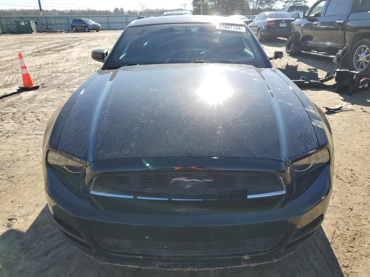 2014 Ford Mustang vin: 1ZVBP8AM2E5258287