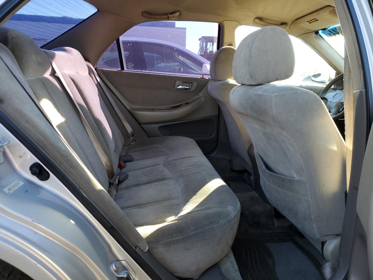 1HGCG1646XA032921 1999 Honda Accord Lx