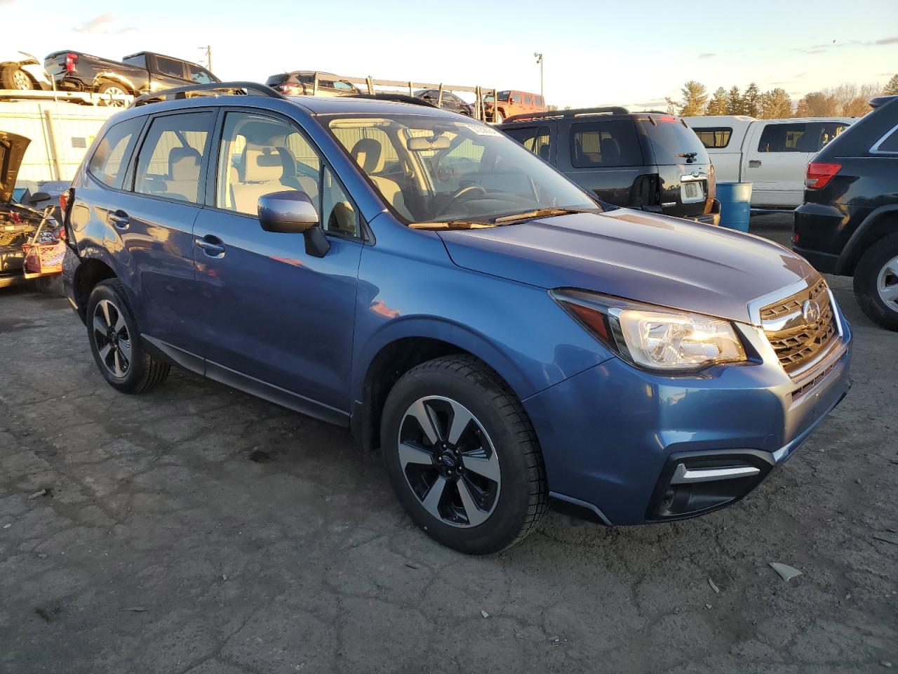 2018 Subaru Forester 2.5I Premium vin: JF2SJAECXJH528745