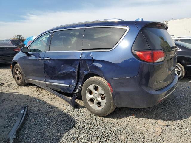 2C4RC1EG8HR676983 2017 CHRYSLER PACIFICA, photo no. 2