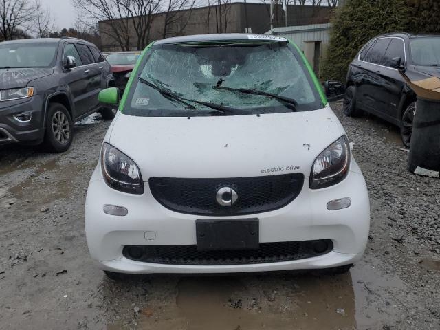 VIN WMEFJ9BA8HK237046 2017 Smart Fortwo no.5