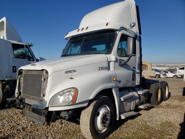 VIN 4T1B61HK4JU596562 2013 FREIGHTLINER ALL MODELS no.2