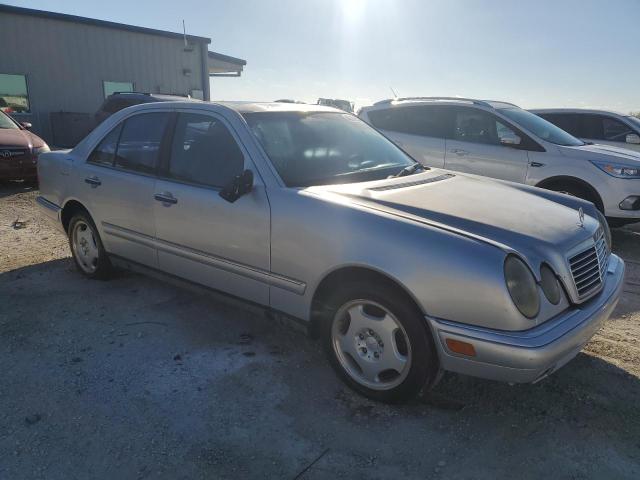 1999 Mercedes-Benz E 300Td VIN: WDBJF25H1XA795057 Lot: 40736034