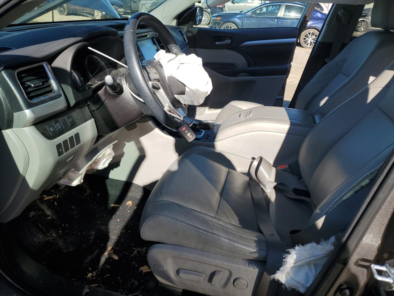 5TDKZRFHXJS541250 2018 Toyota Highlander Se