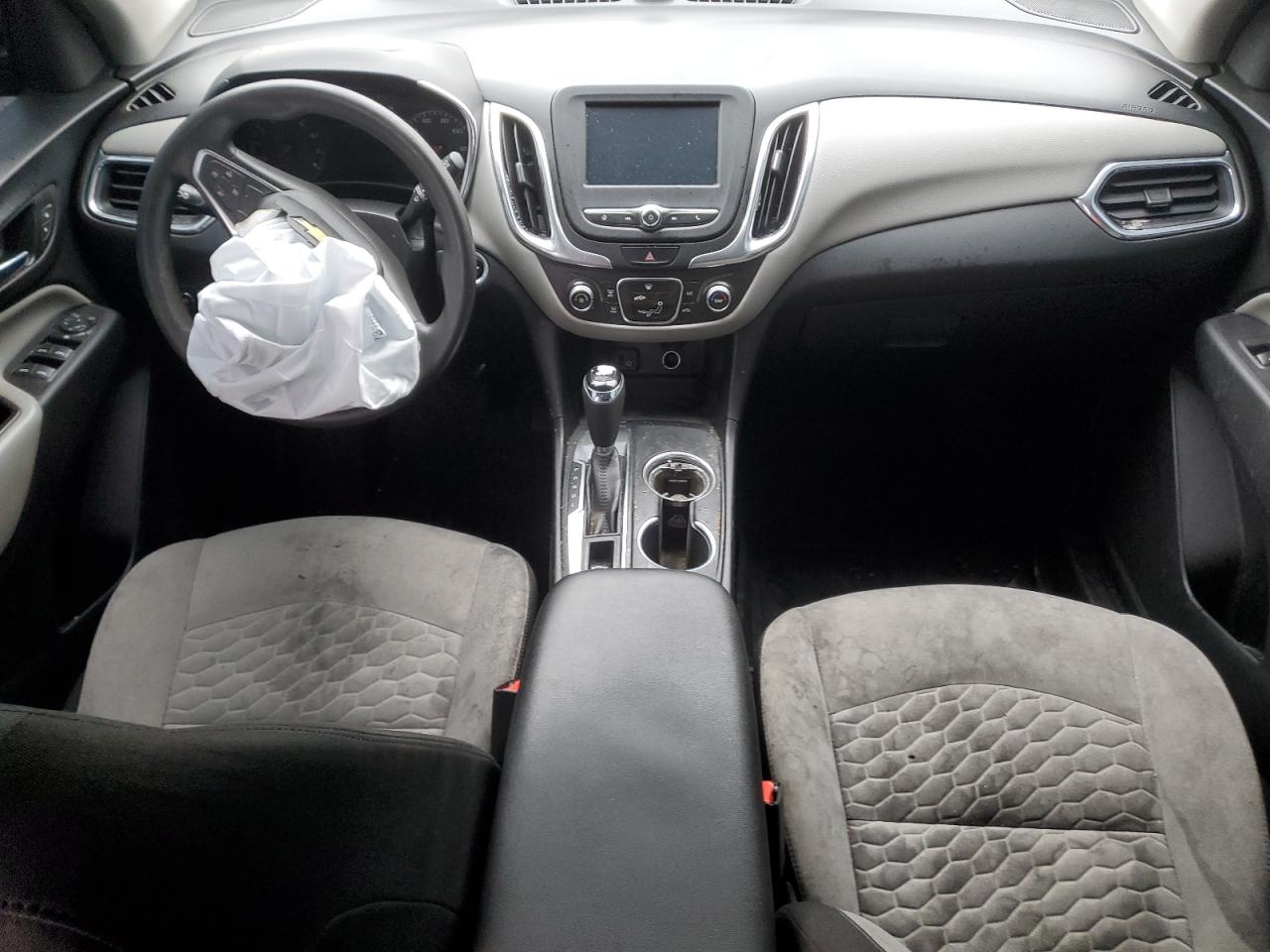 2GNAXHEV0J6292770 2018 Chevrolet Equinox Ls