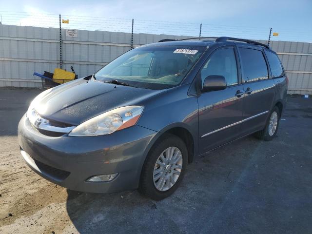 2010 Toyota Sienna XLE