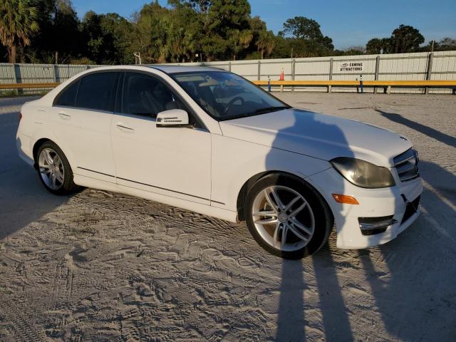 VIN WDDGF4HB9DR270801 2013 Mercedes-Benz C-Class, 250 no.4