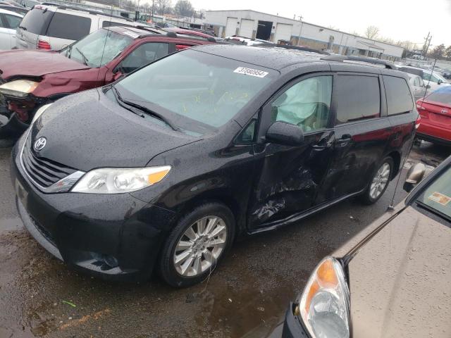 Lot #2489727784 2013 TOYOTA SIENNA LE salvage car