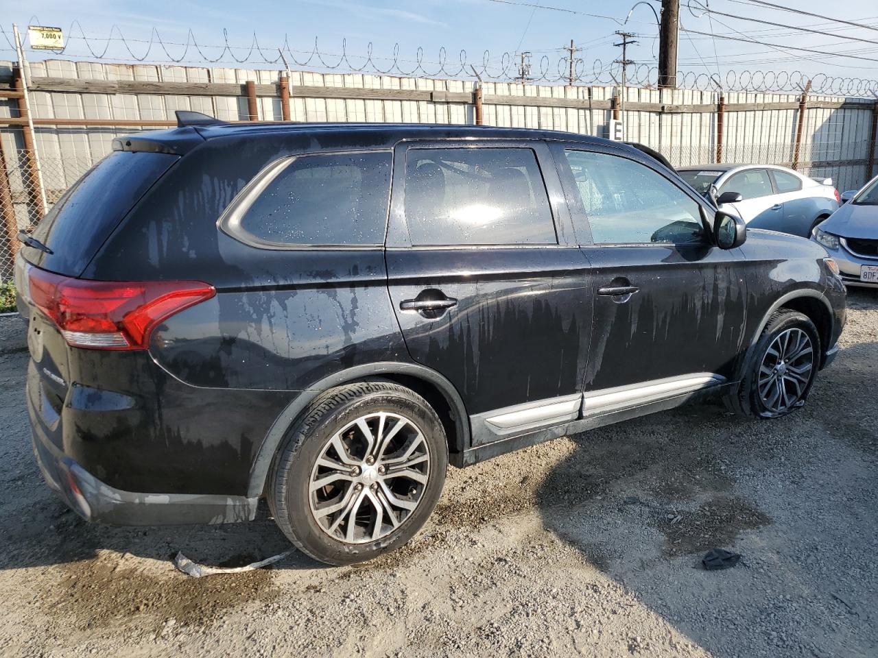 JA4AD2A30JJ005444 2018 Mitsubishi Outlander Es