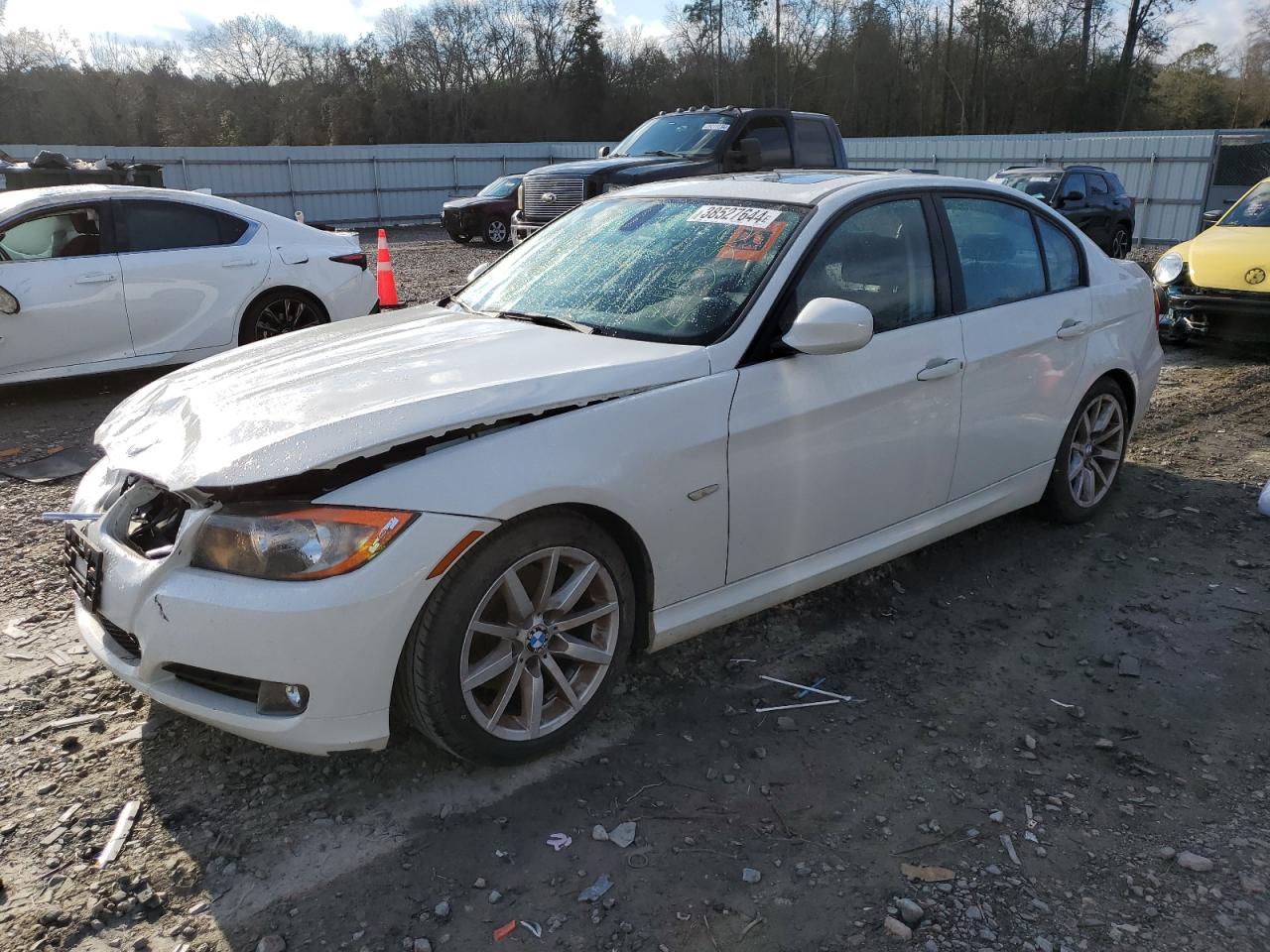 WBAPH7C51BE683336 2011 BMW 328 I