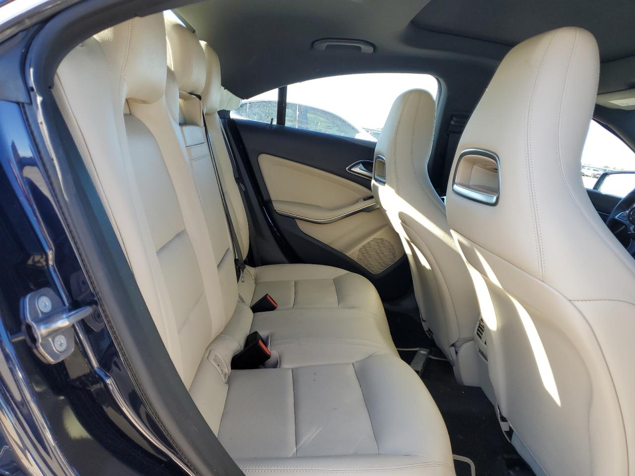 VIN: WDDSJ4EB4JN637135 2018 MERCEDES-BENZ CLA-CLASS