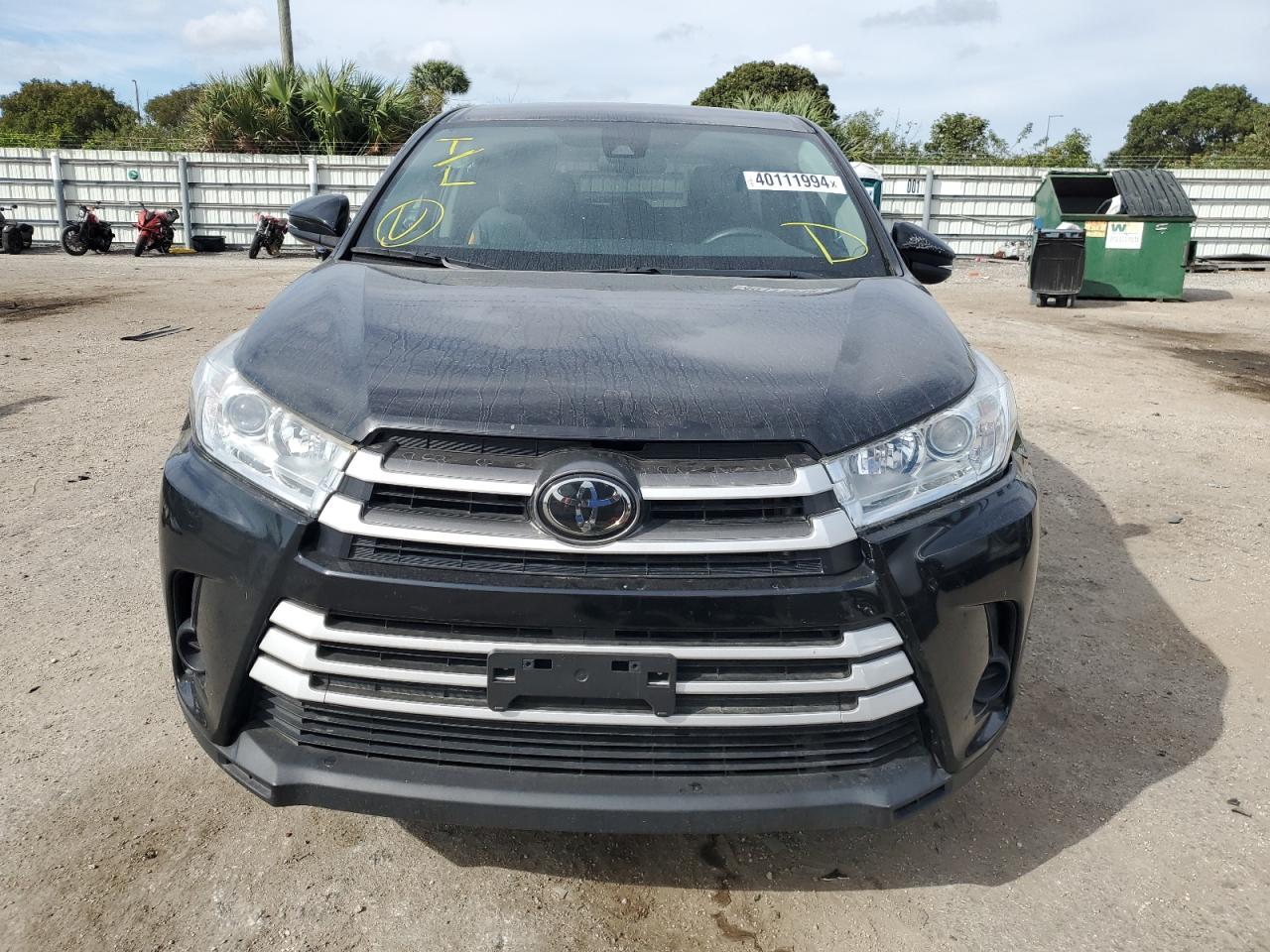 5TDZARFH6KS048186 2019 Toyota Highlander Le