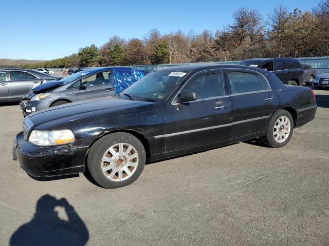 2011 Lincoln Town Car Signature Limited