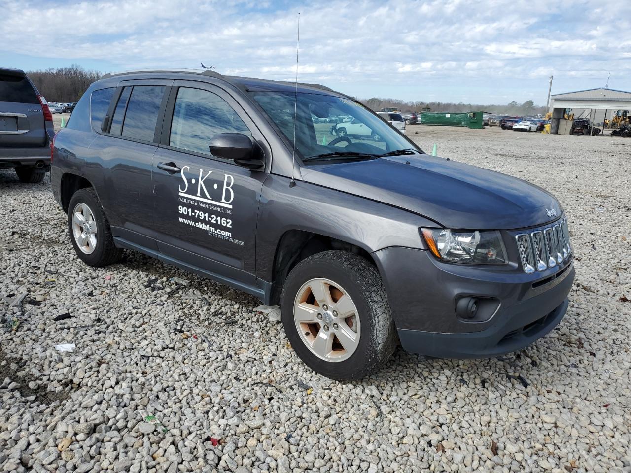 1C4NJCEA3GD665810 2016 Jeep Compass Latitude