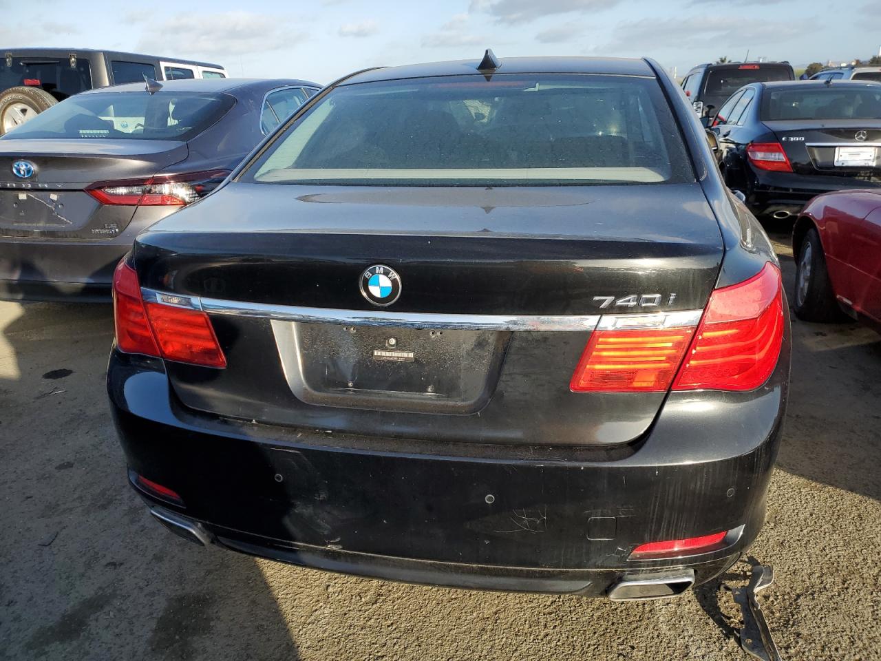 WBAKA4C50BC392271 2011 BMW 740 I