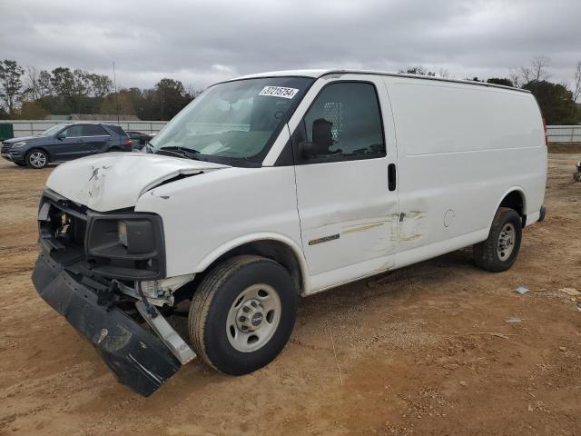 2006 GMC Savana Cargo Van 