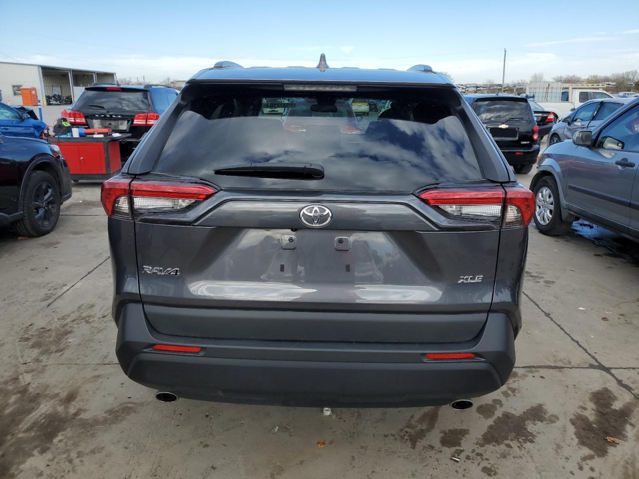 2T3C1RFV4PW272378 TOYOTA RAV4 2023