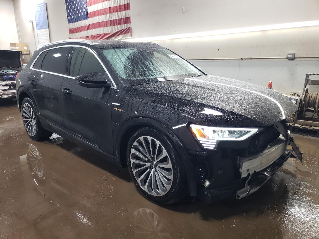 WA1VABGE7KB020540 Audi e-tron 2019. Фото: 3