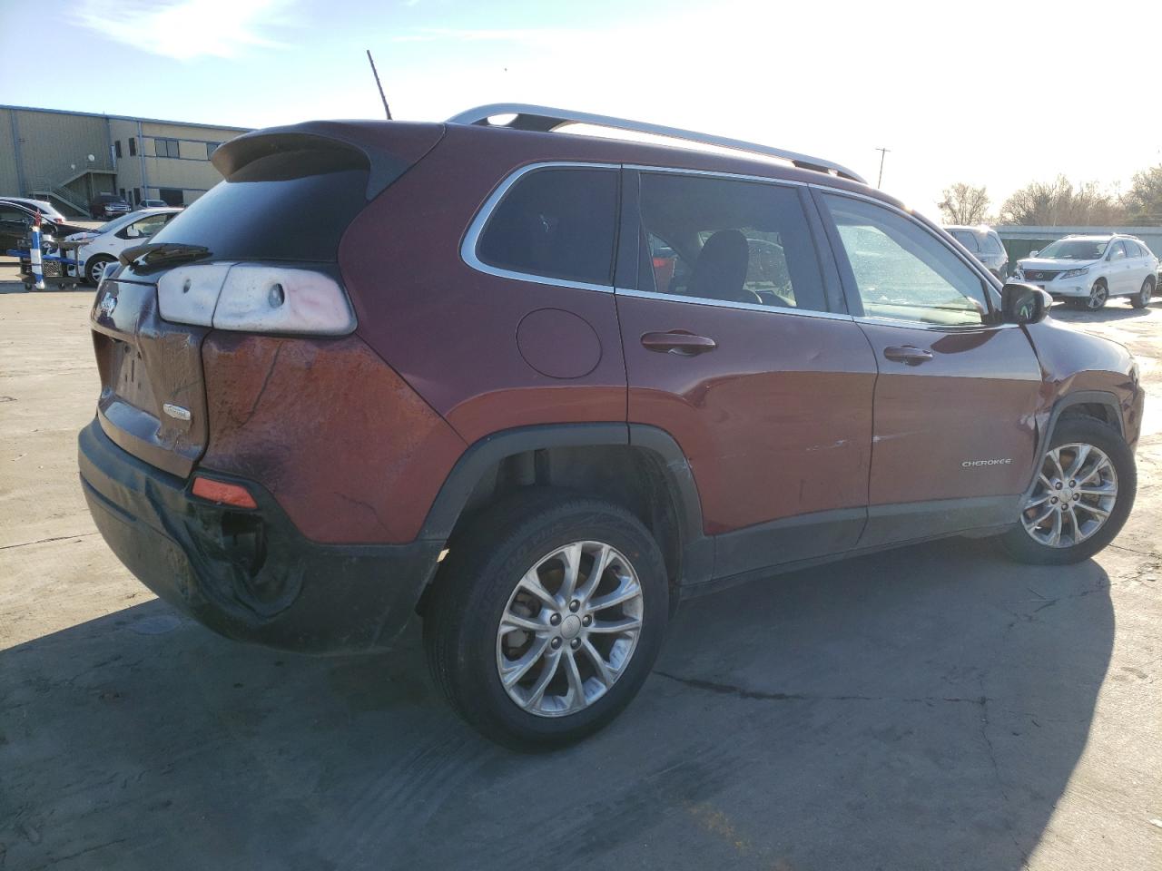 1C4PJLCB0KD221412 2019 Jeep Cherokee Latitude